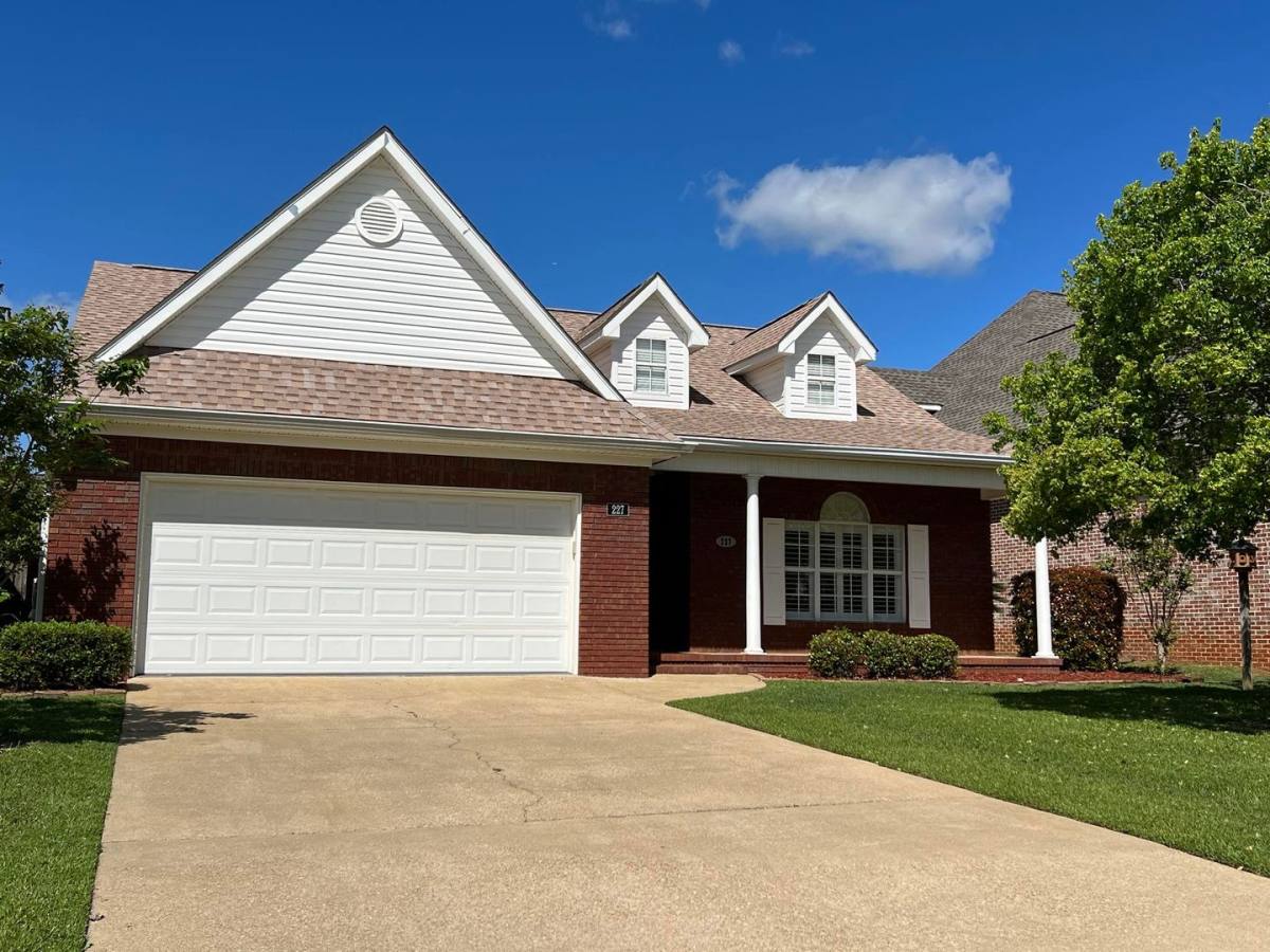 House for rent at 227 Princeton Dr, Dothan, AL 36301