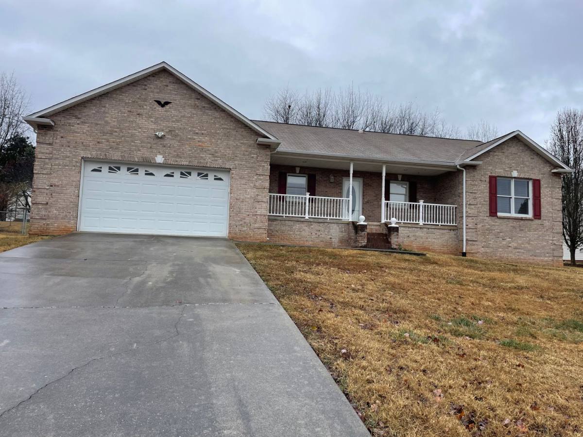 House for rent at 1401 Misty Ridge Dr, Lenoir City, TN 37772