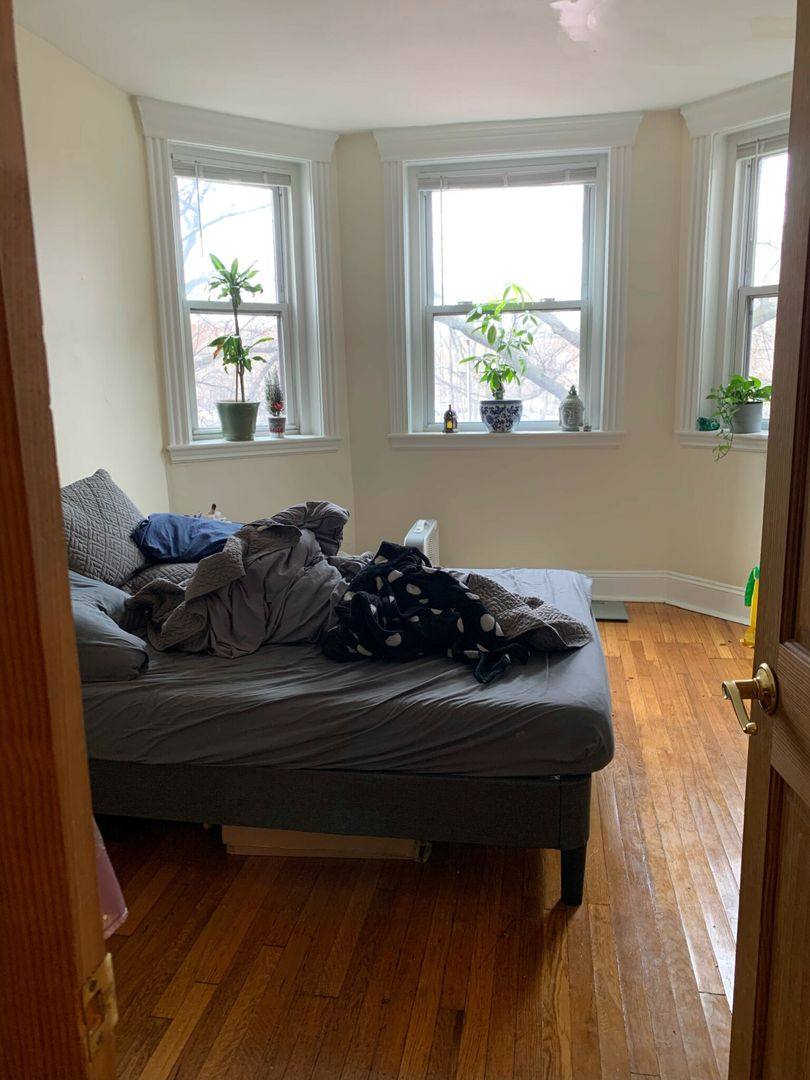 Apartment for rent at 356 Riverway #4D, Boston, MA 02115