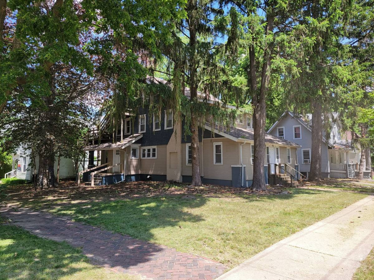 Apartment for rent at 712 W Illinois, Urbana, IL 61801