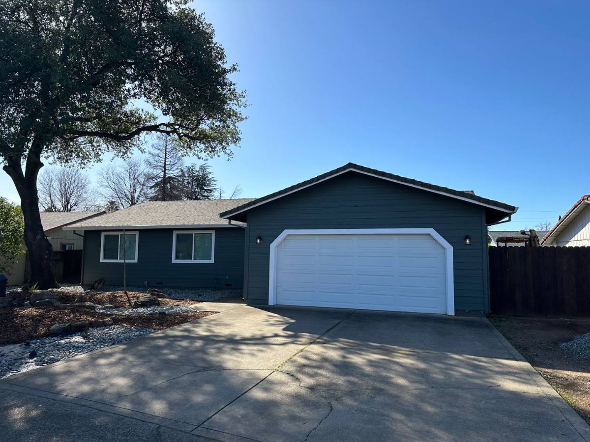 House for rent at 1133 Pineland Dr, Redding, CA 96002