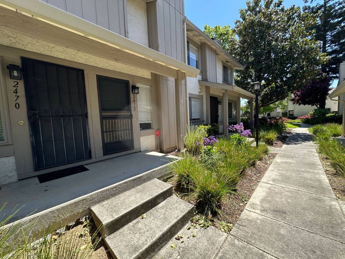 Townhouse for rent at 2472 Baton Rouge Dr, San Jose, CA 95133