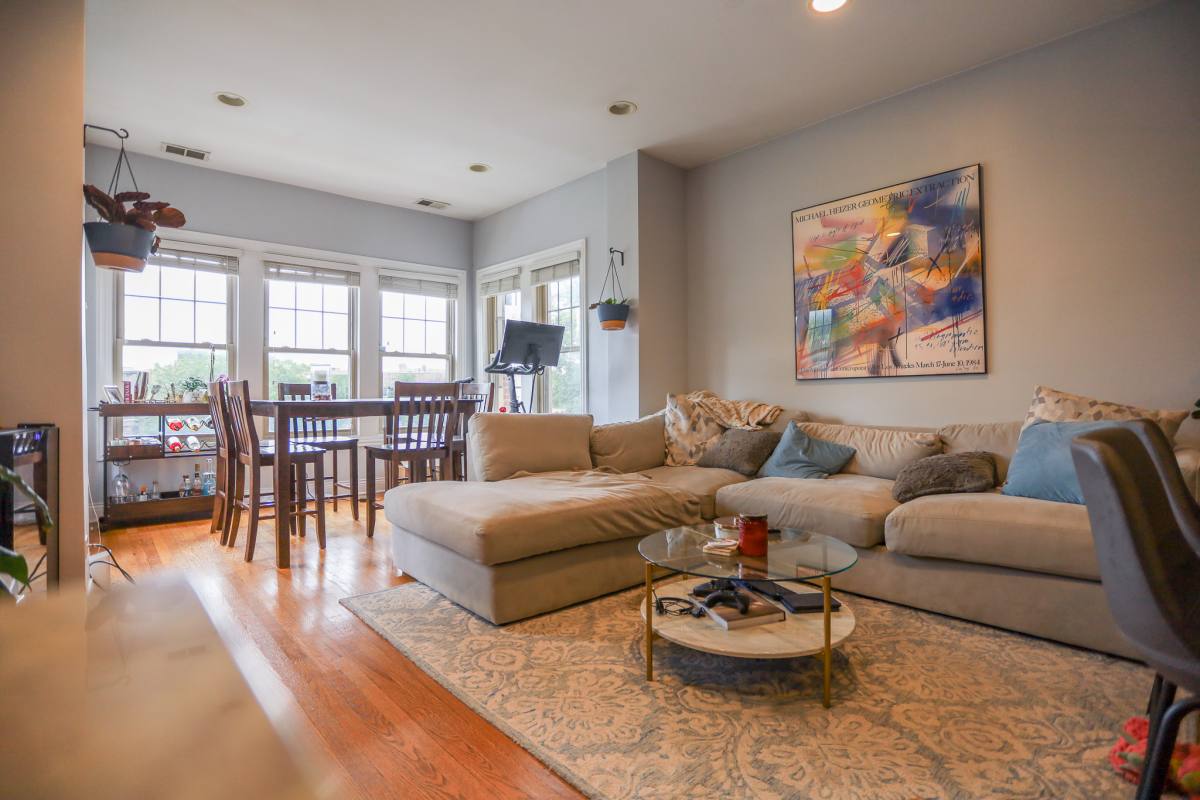Apartment for rent at 920 W Buena Ave #3E, Chicago, IL 60613