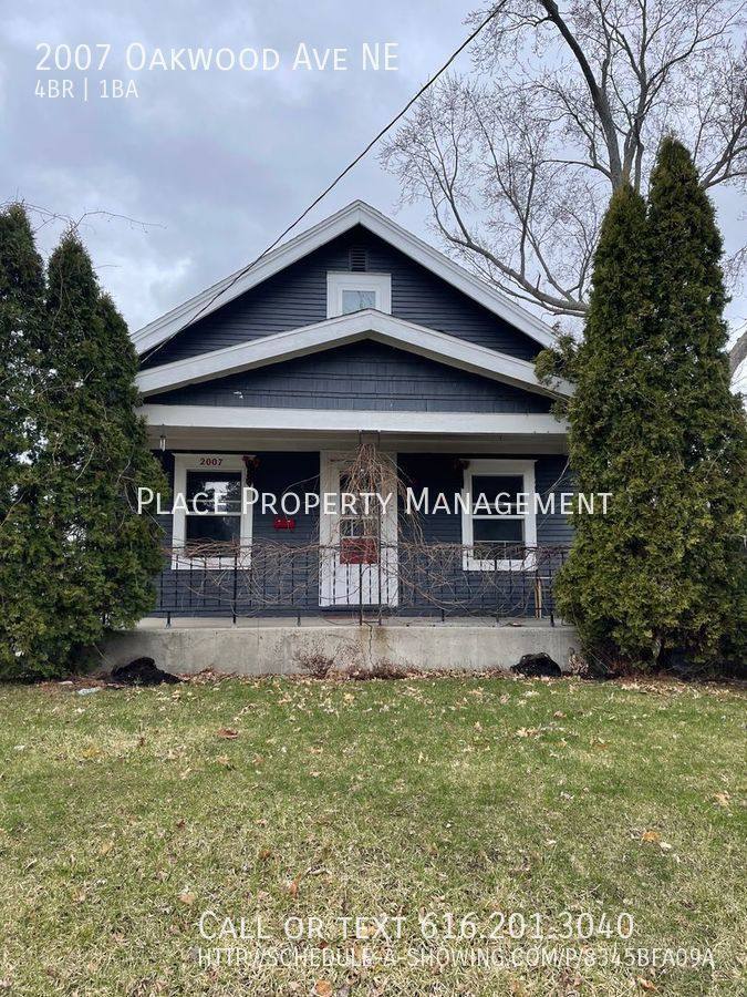 House for rent at 2007 Oakwood Ave NE, Grand Rapids, MI 49505