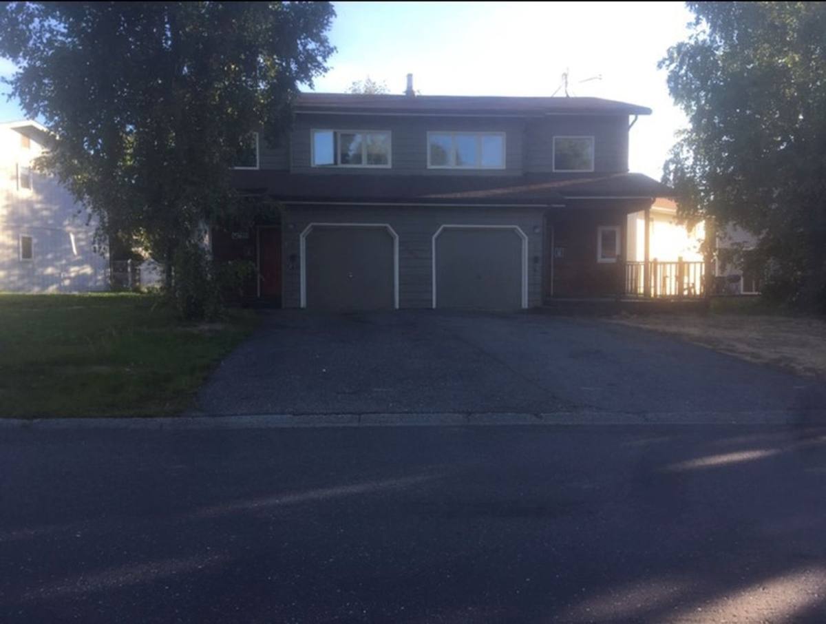 4648 Princeton Dr, Fairbanks, AK 99709
