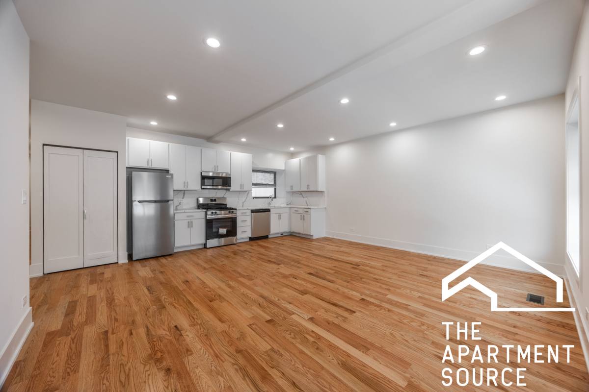 Apartment for rent at 652 W Gordon Terrace, Chicago, IL 60613