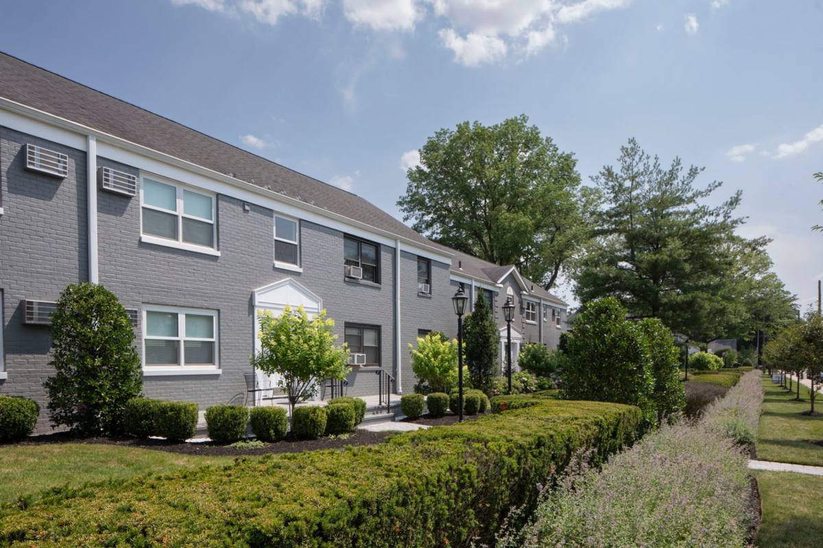 Apartment for rent at 405 - 425 Broad Ave, Leonia, NJ 07605
