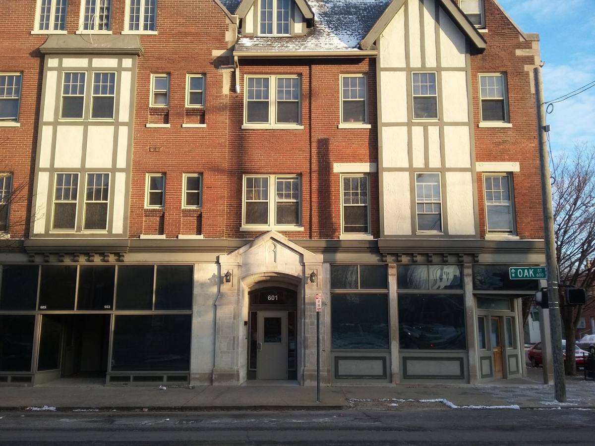 Apartment for rent at 601 W Oak St, Louisville, KY 40203