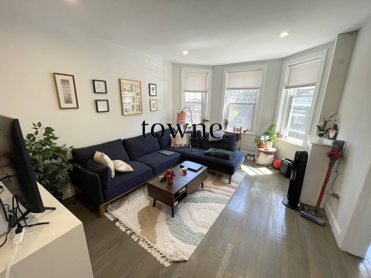 Apartment for rent at 55 Queensberry St #7, Boston, MA 02215