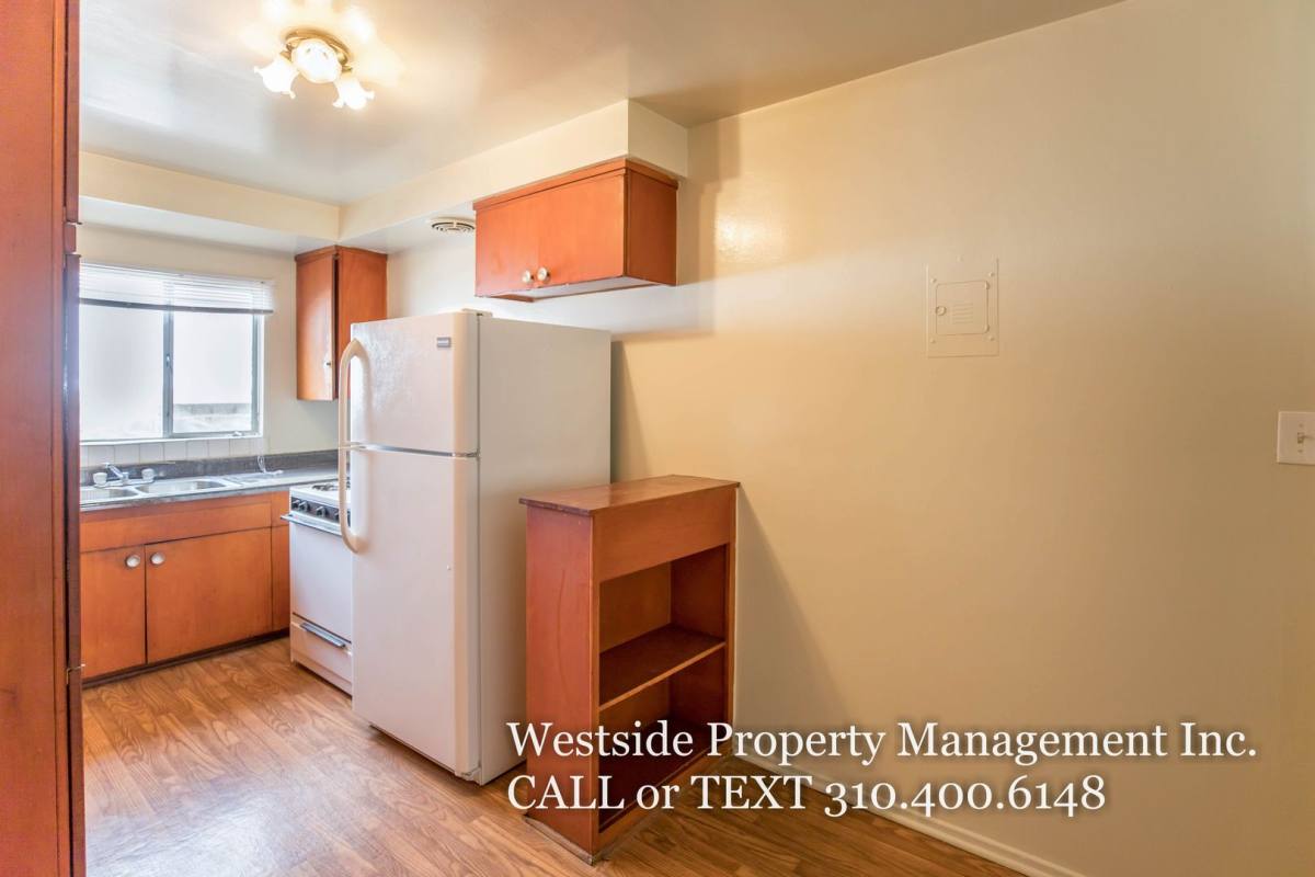 Apartment for rent at 808 6th St #4, Santa Monica, CA 90403