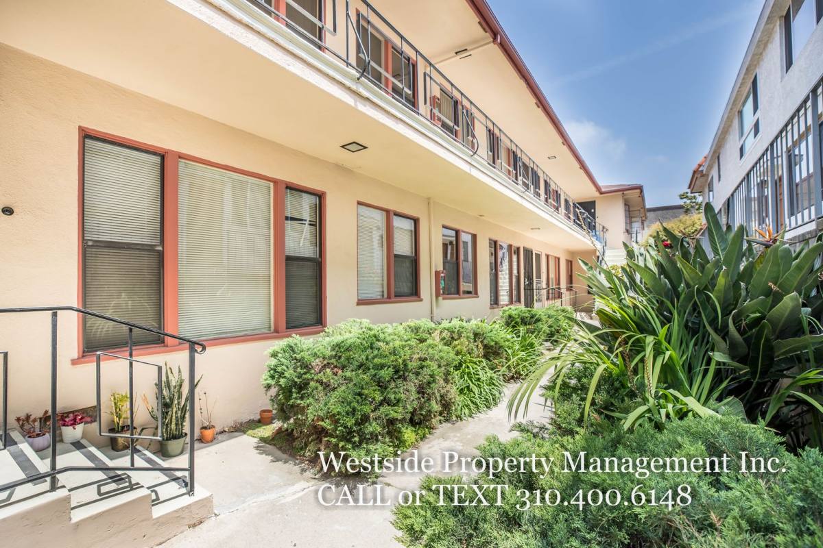 Apartment for rent at 808 6th St #4, Santa Monica, CA 90403