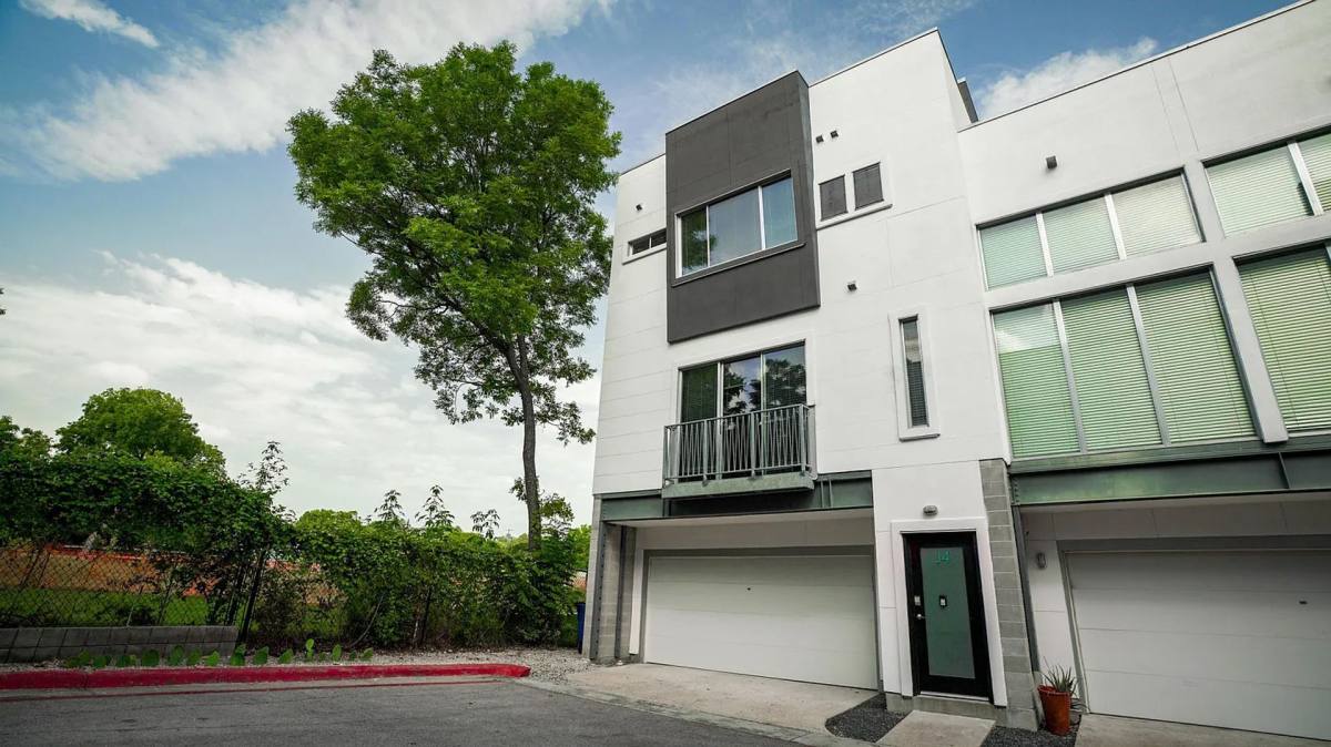 Condo for rent at 4801 S Congress Ave, Austin, TX 78745