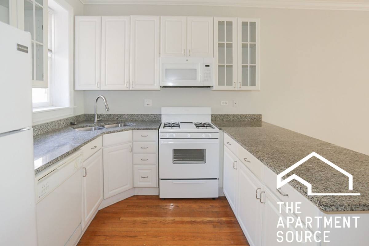 Apartment for rent at 3852 N Southport Ave #2, Chicago, IL 60613