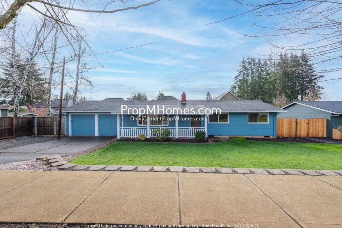 House for rent at 19048 Pease Rd, Oregon City, OR 97045