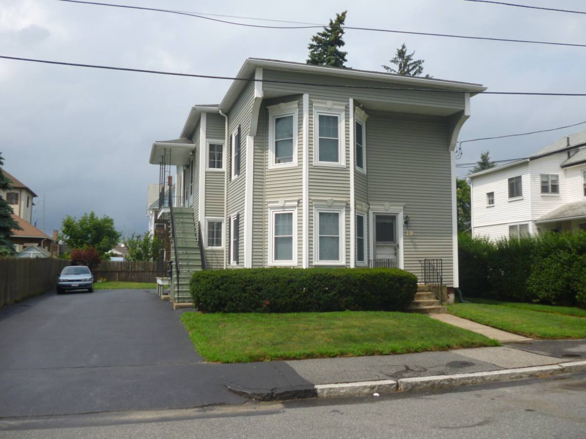Apartment for rent at 19 Airlie #2F, Worcester, MA 01606