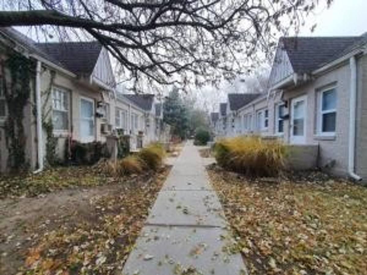 Apartment for rent at 910 N Coolidge, Wichita, KS 67203
