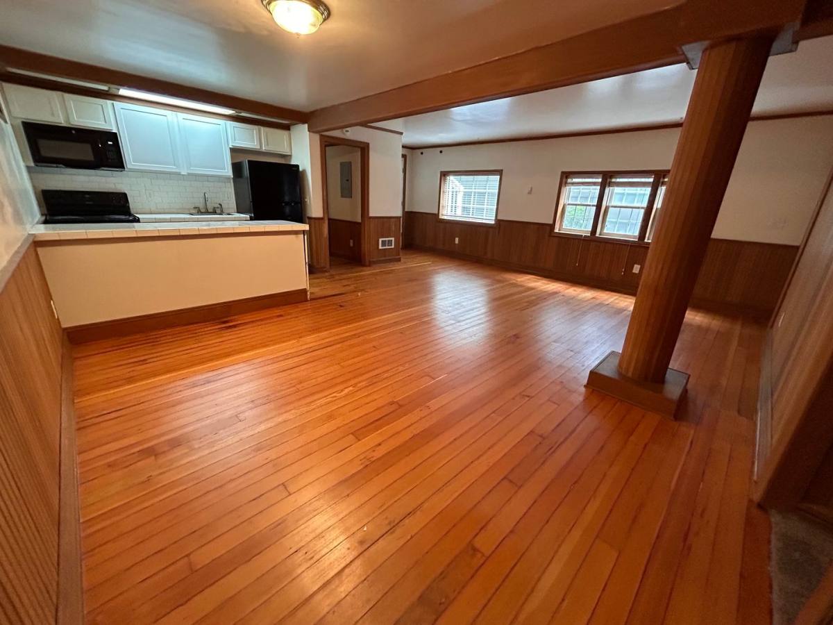 Apartment for rent at 1526 SW 18th Ave, Portland, OR 97201