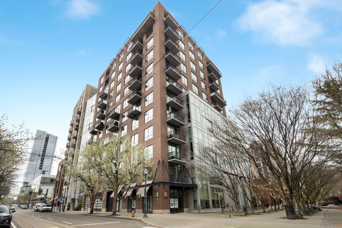 Apartment for rent at 922 NW 11th Ave, Portland, OR 97209