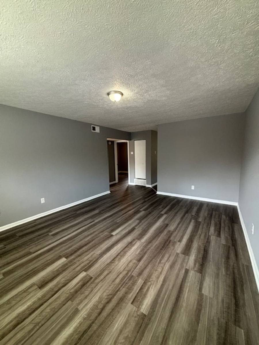 Apartment for rent at 437 Wood Creek Dr, Radcliff, KY 40160