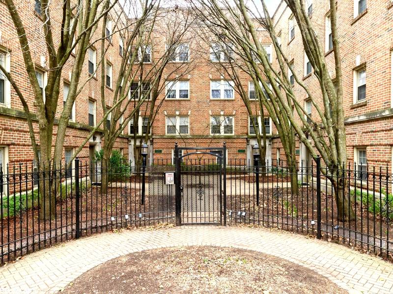 Condo for rent at 839 E 52nd St #3, Chicago, IL 60615