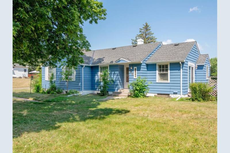 Apartment for rent at 6508 Golden Valley Rd, Minneapolis, MN 55427