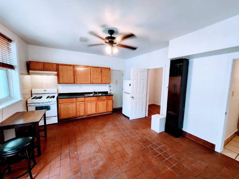 Apartment for rent at 1710 W 37th St #1, Chicago, IL 60609
