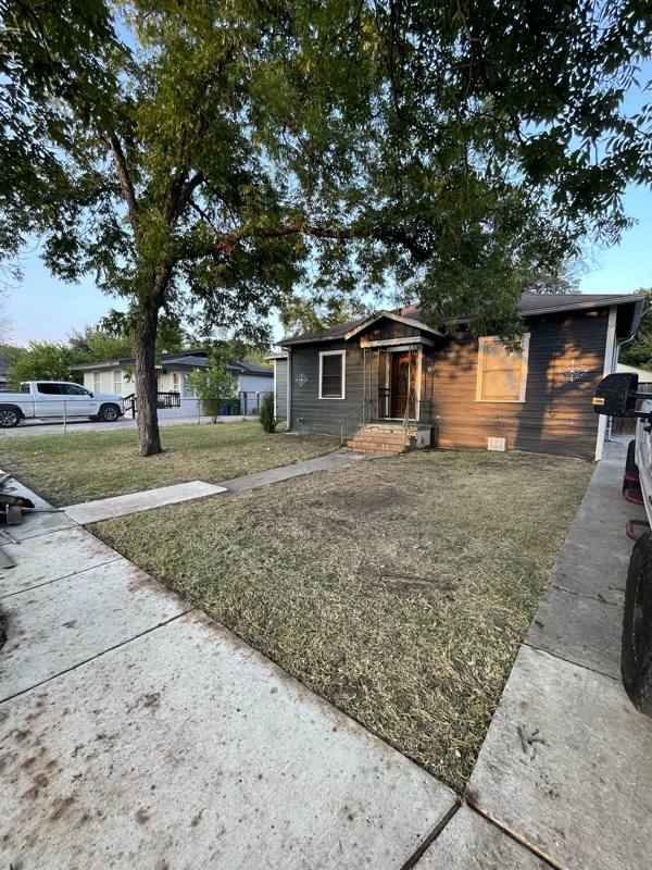 House for rent at 118 Broadbent Ave, San Antonio, TX 78210