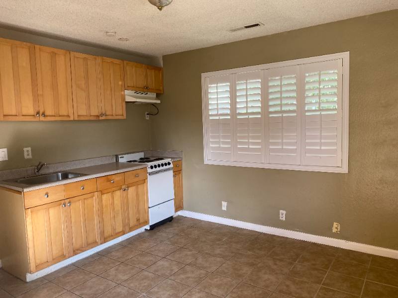 Apartment for rent at 864 Stanford Ave #B, Emeryville, CA 94608