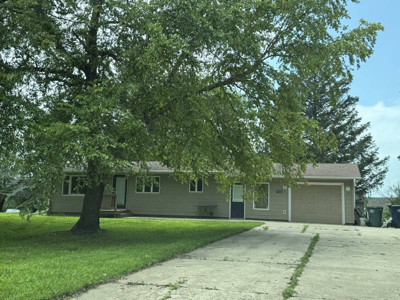 House for rent at 935 N Rerick Ave, Sanborn, IA 51248