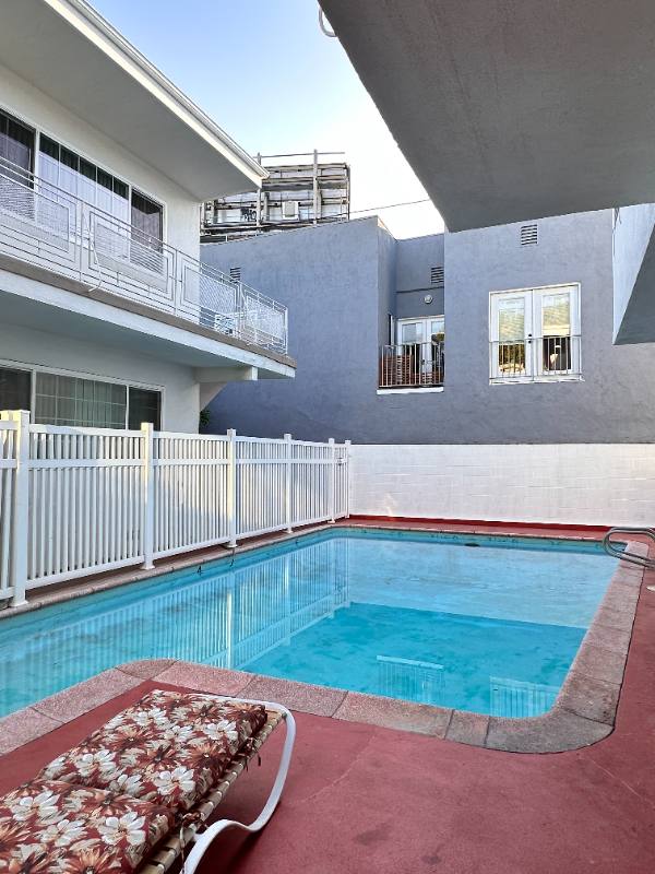 Apartment for rent at 707 N Genesee Ave #3, Los Angeles, CA 90046