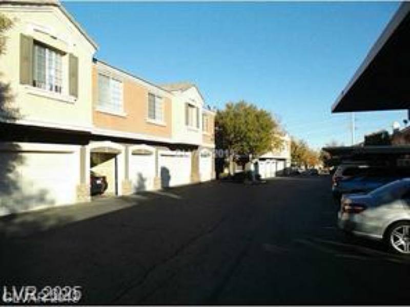 Apartment for rent at 7709 Himalayas Ave #103, Las Vegas, NV 89128