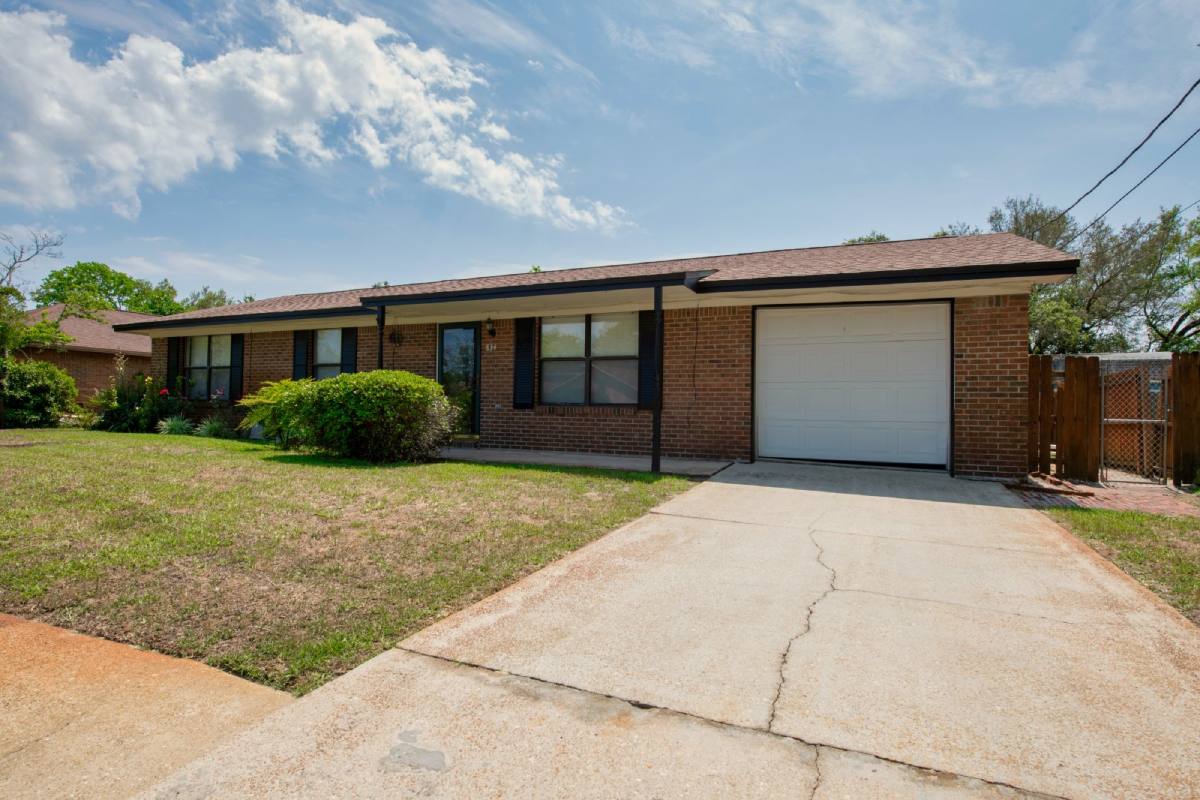 House for rent at 834 Blvd De L'orleans, Mary Esther, FL 32569