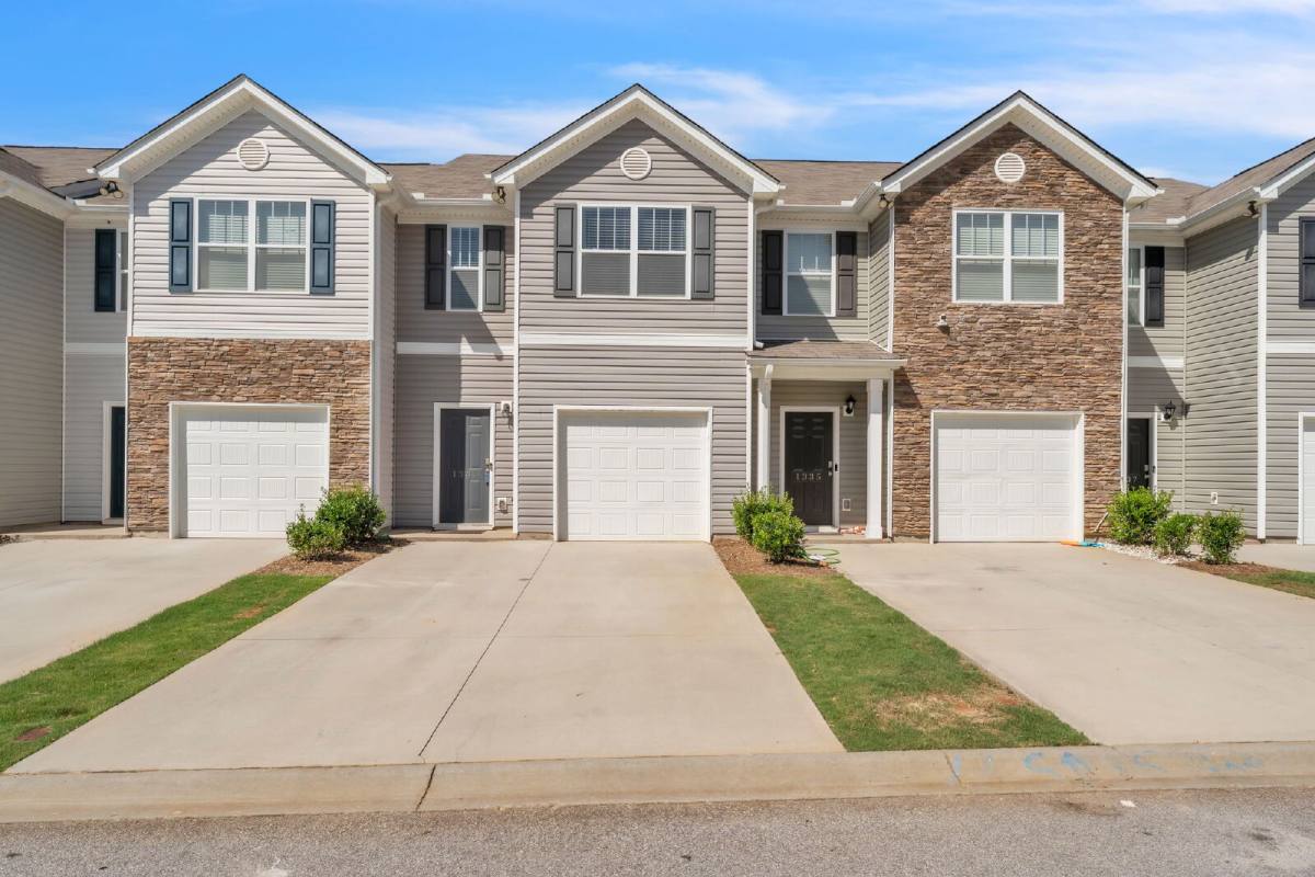 Townhouse for rent at 1333 Wunder Way, Boiling Springs, SC 29316
