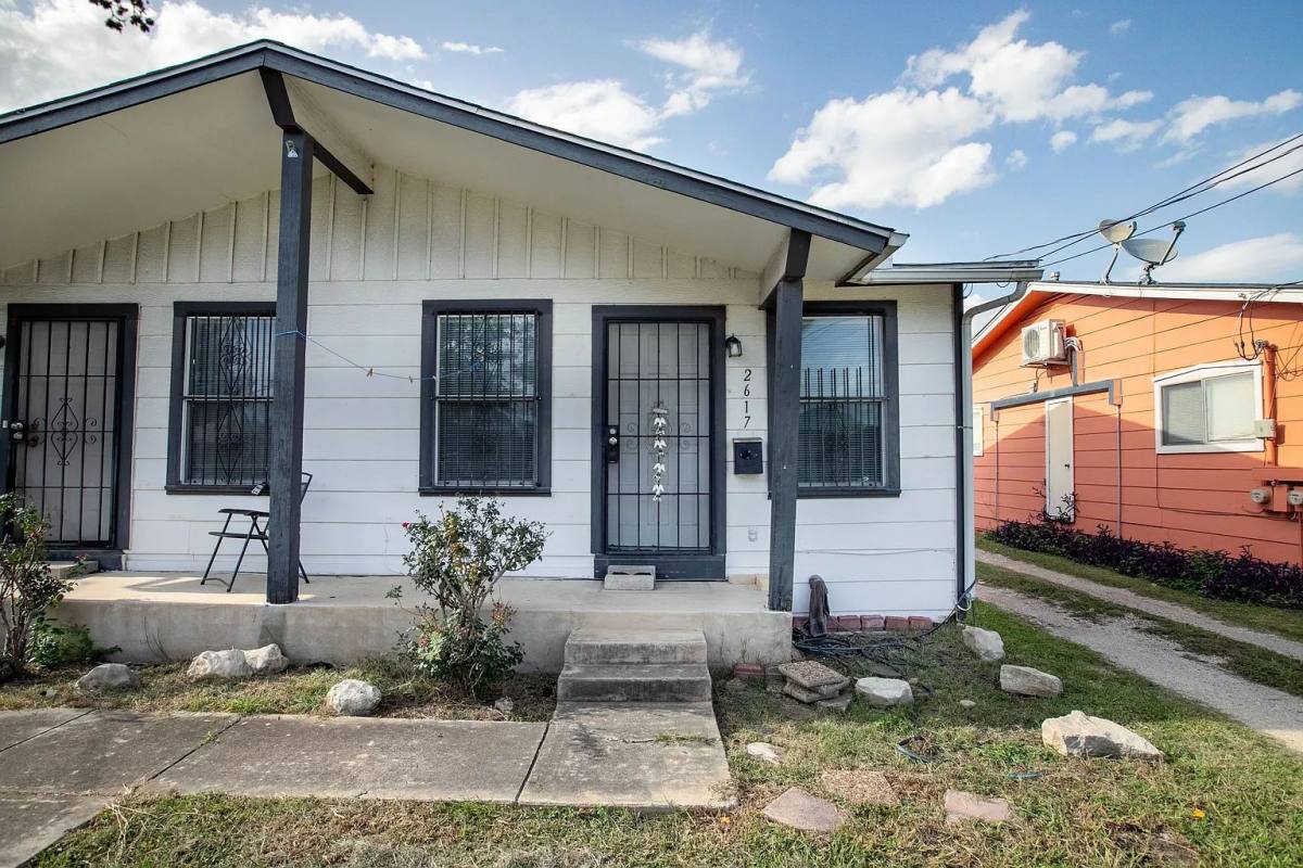 Apartment for rent at 2617 W French Place, San Antonio, TX 78201