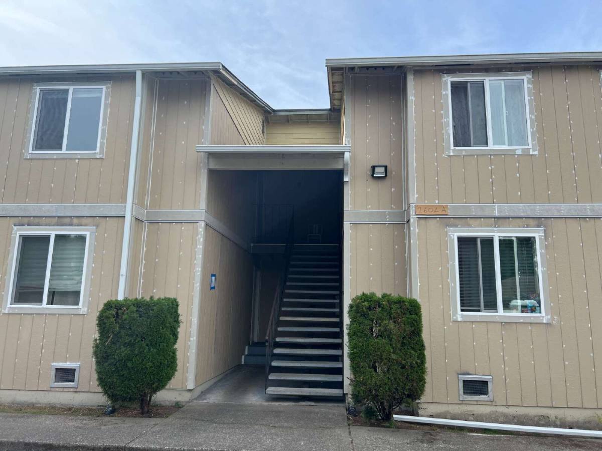 Condo for rent at 1601 Maple Lane #A6, Kent, WA 98030