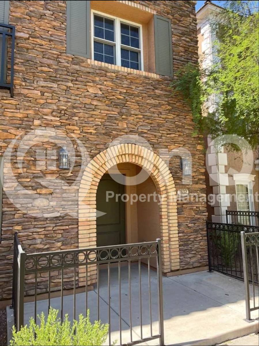 House for rent at 1632 E Canyon Creek Dr, Gilbert, AZ 85295