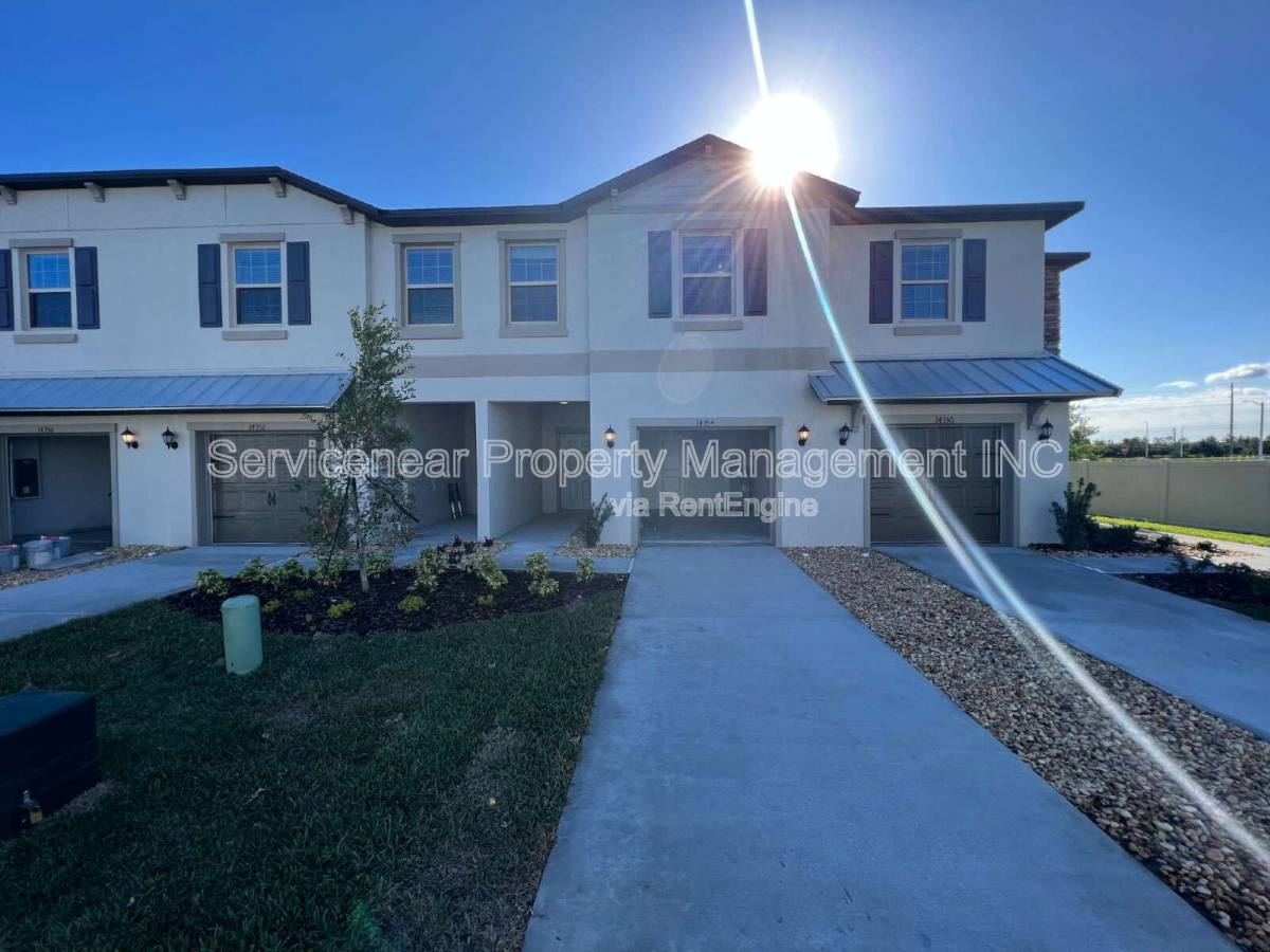 Townhouse for rent at 14354 Easy Goer St, Sun City Center, FL 33573
