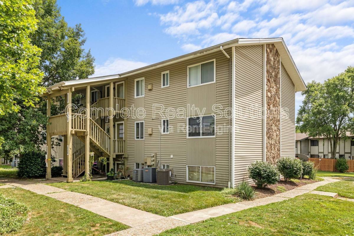 Apartment for rent at 2042 Gascony Parc Dr, Lake Saint Louis, MO 63367