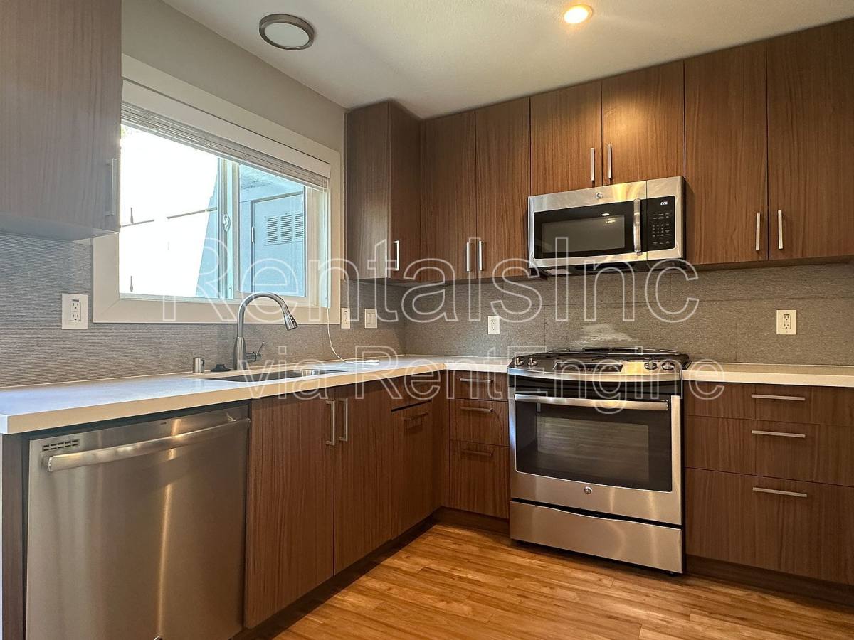Apartment for rent at 1441 Casa Buena Dr #204, Corte Madera, CA 94925
