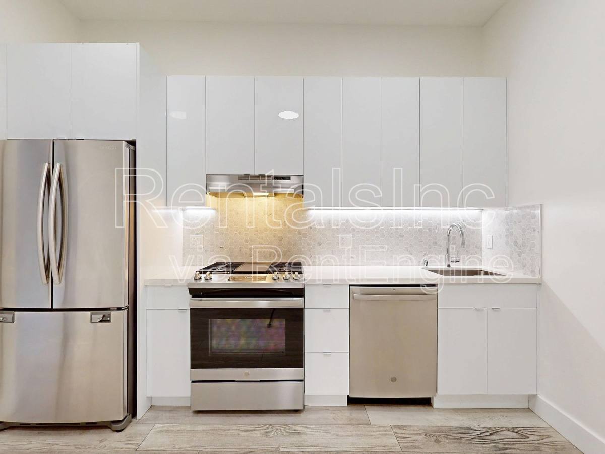 Apartment for rent at 759 6th Ave #2, San Francisco, CA 94118