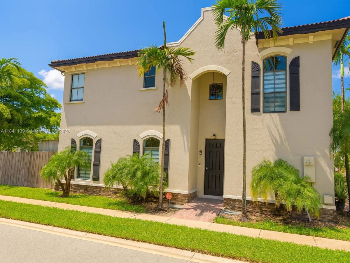 Townhouse for rent at 11300 SW 236 Lane, Homestead, FL 33032