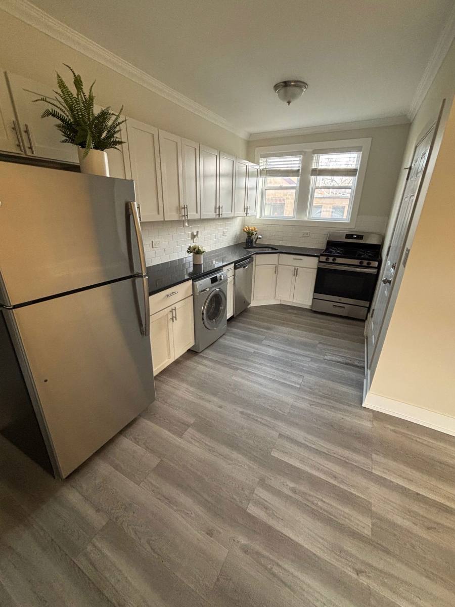 Apartment for rent at 3817 N Greenview Ave, Chicago, IL 60613