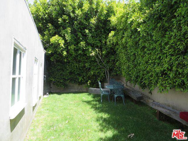 811 Linda Flora Dr, Los Angeles, CA 90049