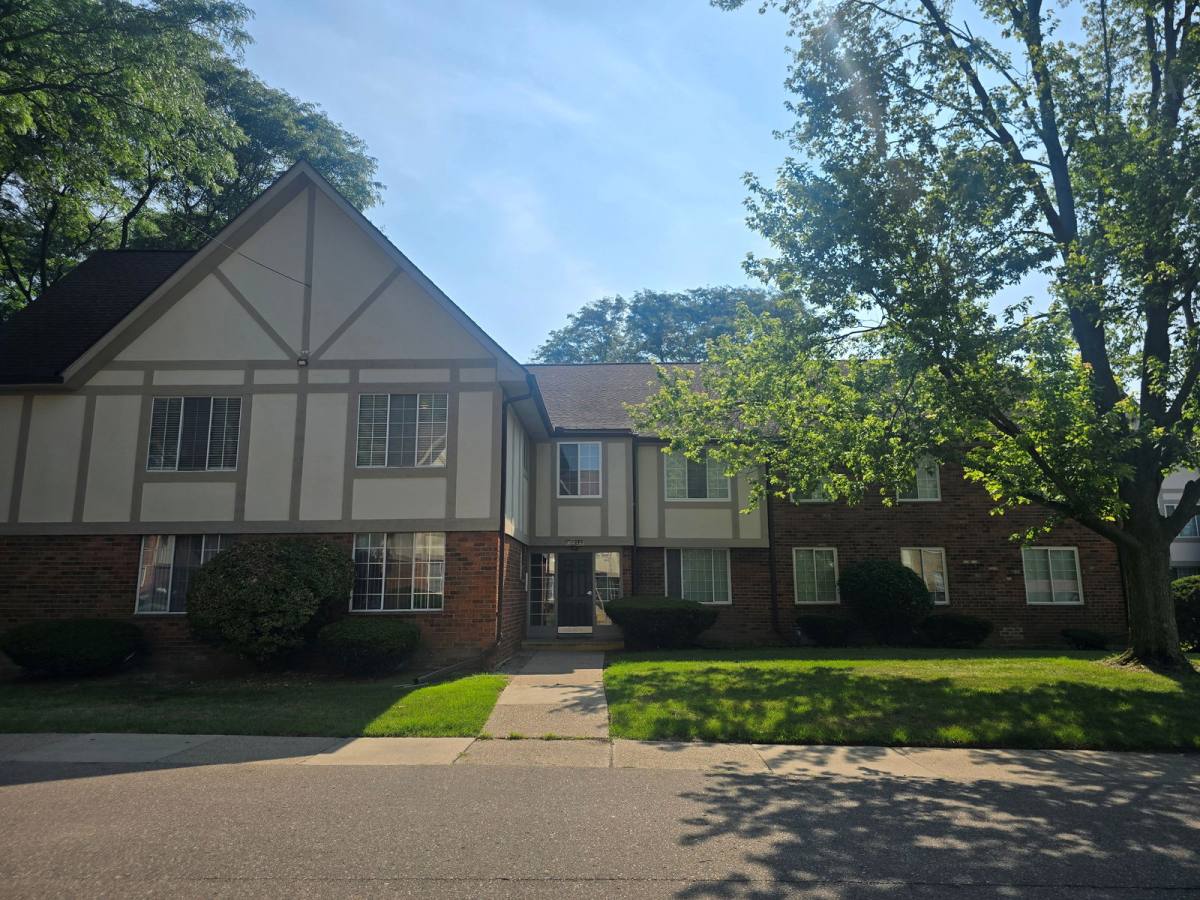 House for rent at 30212 Southfield Rd #233, Southfield, MI 48076