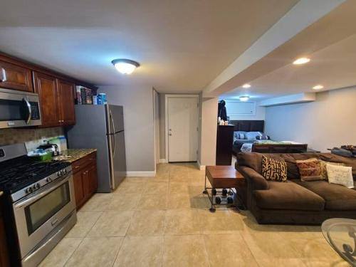 Apartment for rent at 401 New York Ave, Union City, NJ 07087