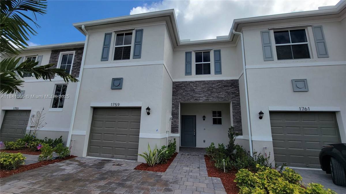 Townhouse for rent at 1759 SE 8th Terrace, Homestead, FL 33034