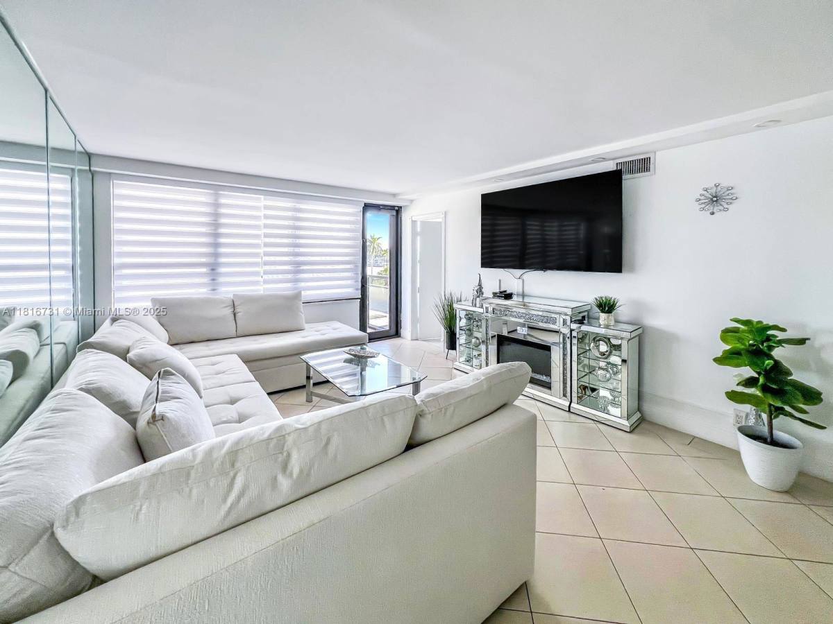 House for rent at 5225 Collins Ave #517, Miami Beach, FL 33140