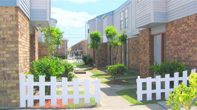 Townhouse for rent at 1620A Newport Place, Kenner, LA 70065