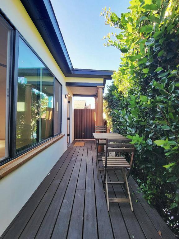 Apartment for rent at 1148 N Genesee Ave, Los Angeles, CA 90046