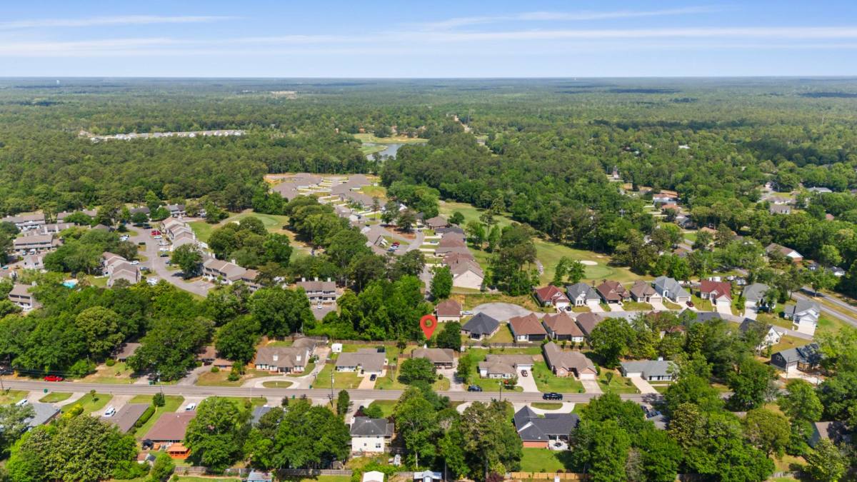 House for rent at 87133 Golf Club Dr, Diamondhead, MS 39525